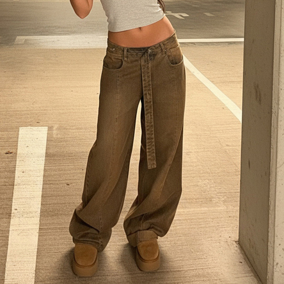 Damen Baggy Jeans med höelastisk midja och praktiska bälteshällor Mirla-Eva Jonsson