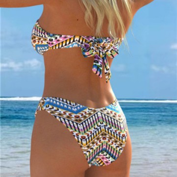 Damen Bandeau-Bikini med stiligt etnisk mönster och hög midjeskärning Mirla-Eva Jonsson