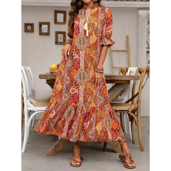 Damen Bohemian Maxikleid mit verspieltem Paisleymuster und Rüschen Mirla-Eva Jonsson