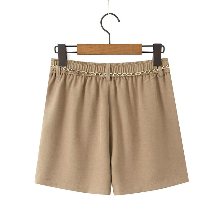 Damen Chice Shorts mit eleganter Kette und hochgeschnittenem Bund Mirla-Eva Jonsson