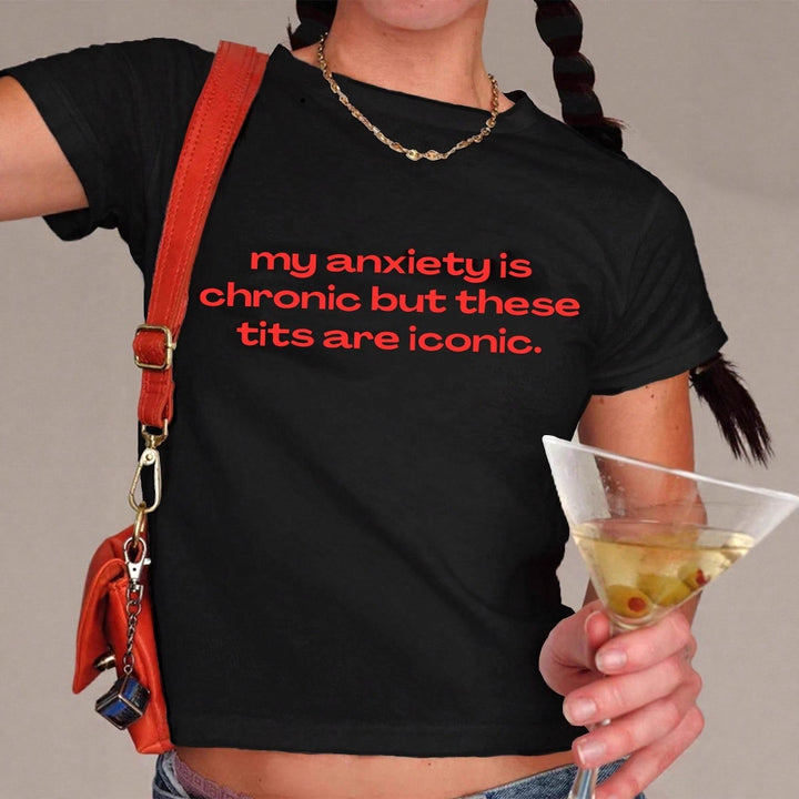 Damen Crop-T-Shirt mit inspirierendem Text und figurbetontem Schnitt Mirla-Eva Jonsson