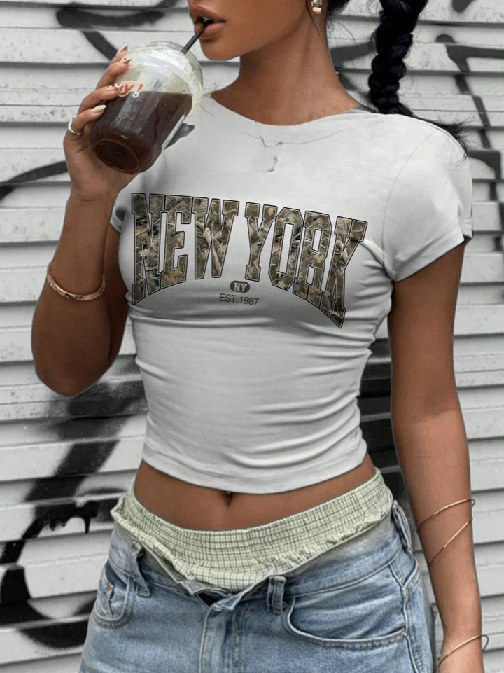 Damen Crop-T-shirt med iögonfallande New York grafiktryck Mirla-Eva Jonsson