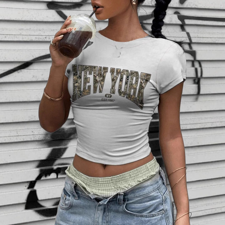 Damen Crop-T-shirt med iögonfallande New York grafiktryck Mirla-Eva Jonsson