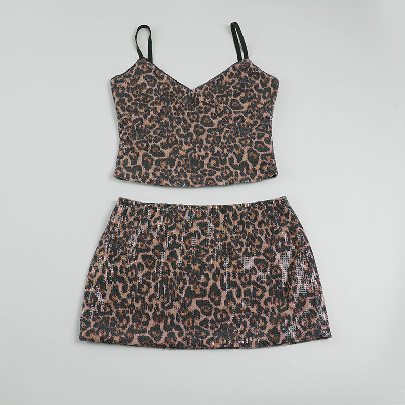 Damen Crop-Top och Minikjol-set med leopardmönster och glittrande detaljer Mirla-Eva Jonsson