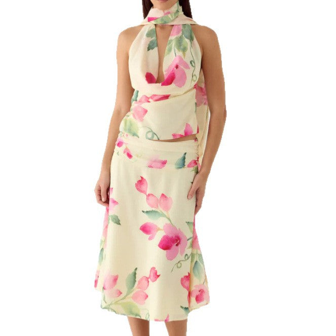 Damen Elegant Chiffon Top med blommigt halsband och djup utskärning Mirla-Eva Jonsson