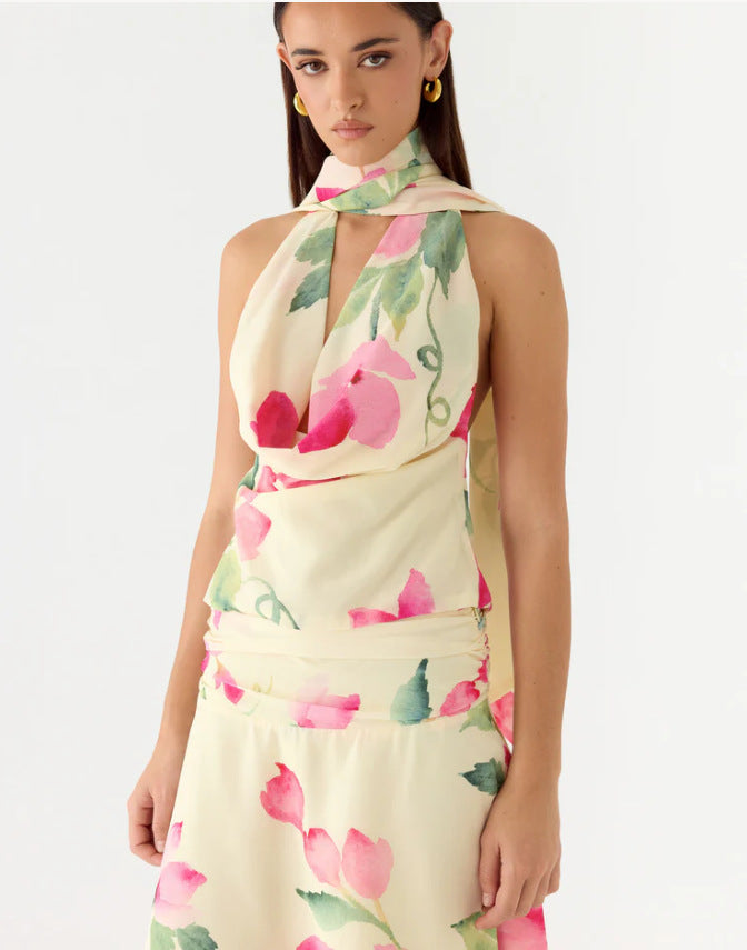 Damen Elegant Chiffon Top med blommigt halsband och djup utskärning Mirla-Eva Jonsson