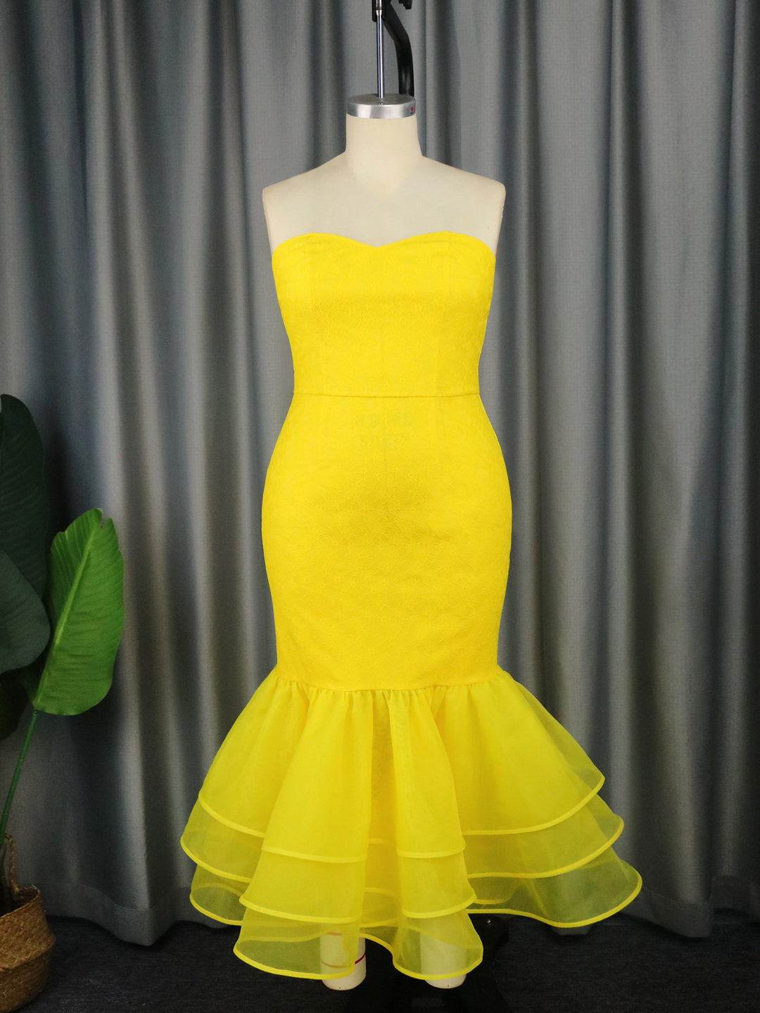 Damen Elegant Mermaid Dress with Ruffle Hem Mirla-Eva Jonsson