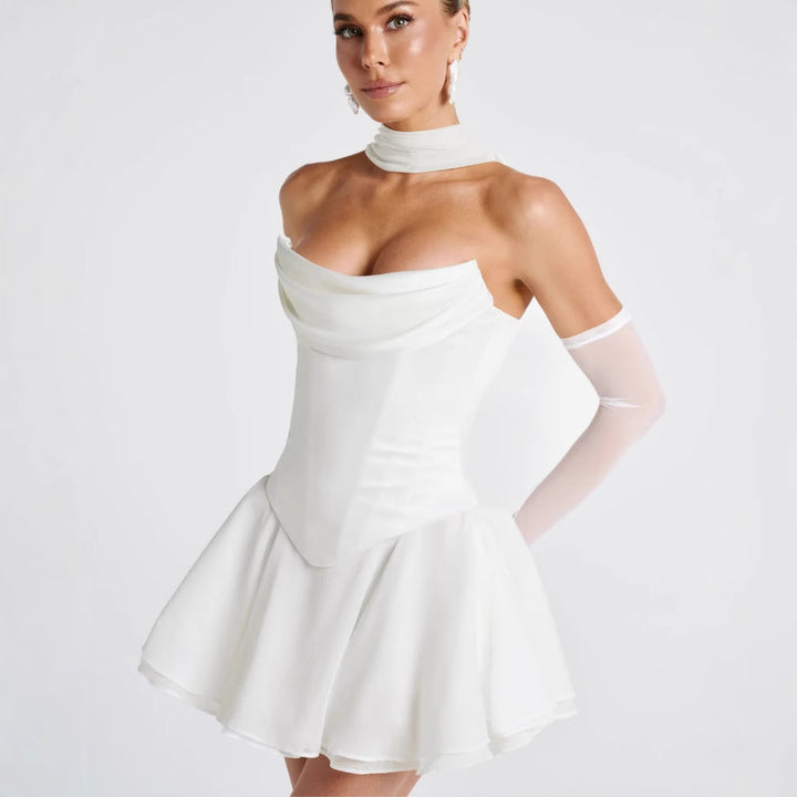 Damen Elegant bröllopsklänning med ovanlig omslagdesign och svajande kjol Mirla-Eva Jonsson