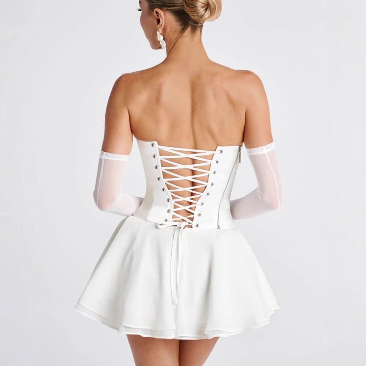 Damen Elegant bröllopsklänning med ovanlig omslagdesign och svajande kjol Mirla-Eva Jonsson