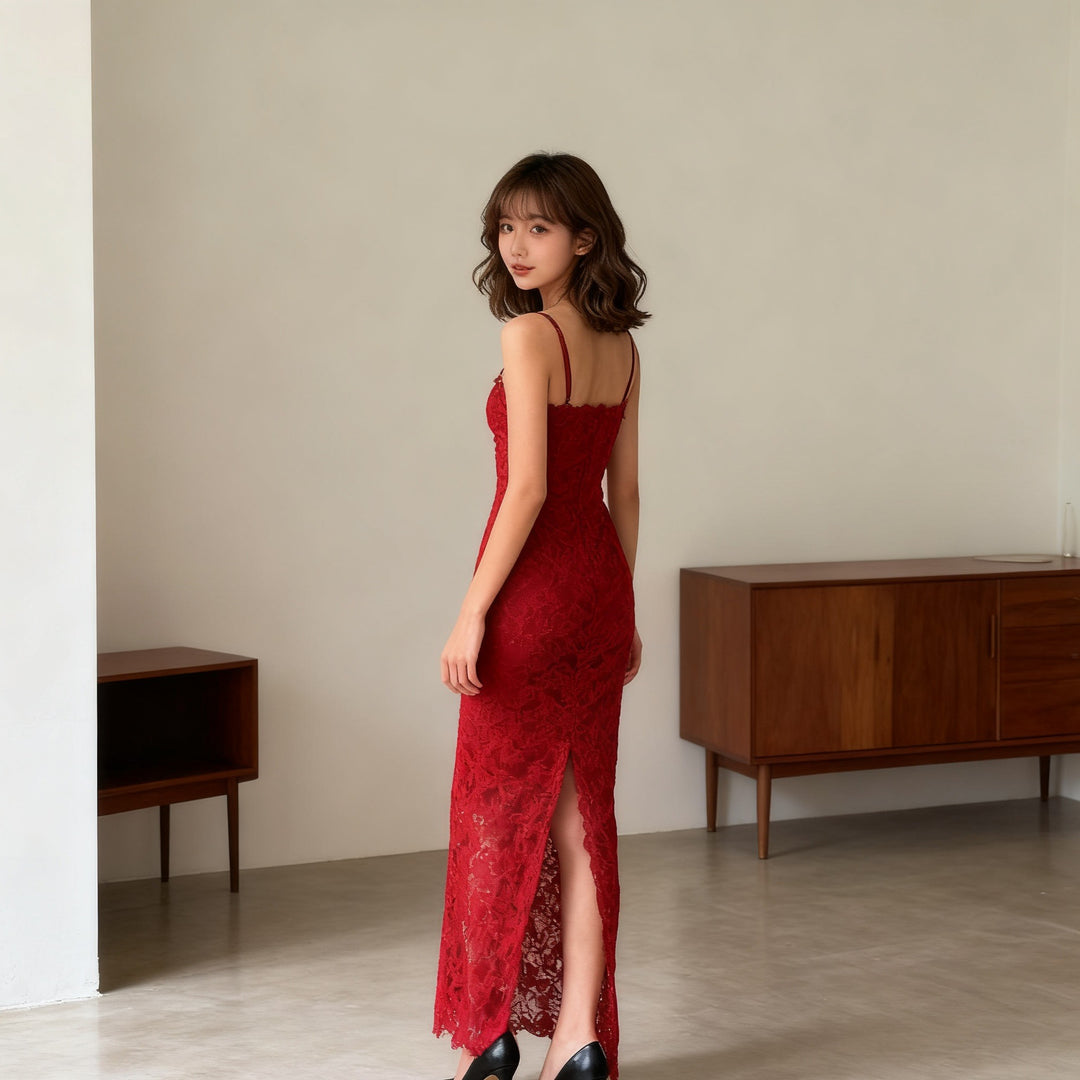 Damen Elegant long lace dress with gathered detail and thin straps Mirla-Eva Jonsson