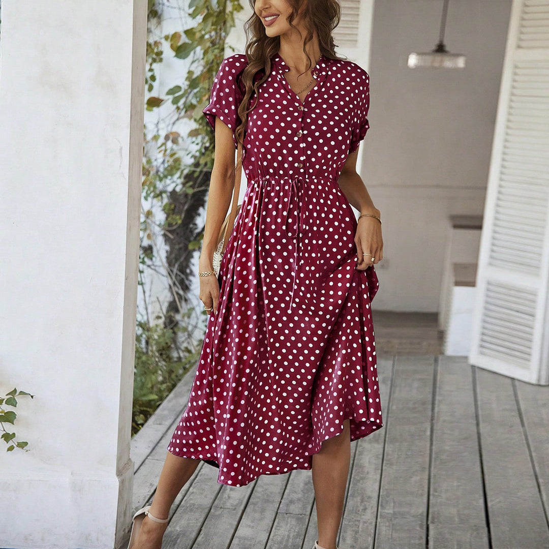 Damen Elegant skjortklänning med figursydd design och prickar Mirla-Eva Jonsson