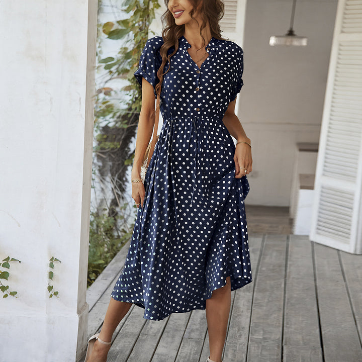 Damen Elegant skjortklänning med figursydd design och prickar Mirla-Eva Jonsson