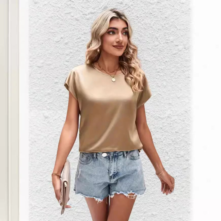 Damen Elegantes Satinoberteil mit lässigem Schnitt und kurzen Ärmeln Mirla-Eva Jonsson
