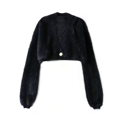 Damen Flauschige Kurzstrickjacke mit V-Ausschnitt und Knopfdetail Mirla-Eva Jonsson