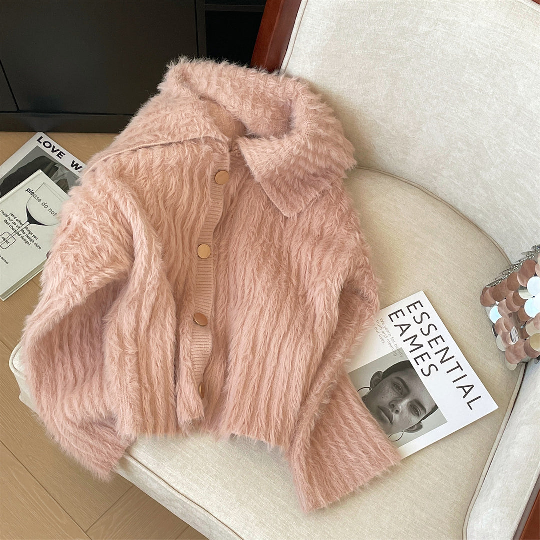 Damen Flauschige Strickjacke mit breitem Kragen und Knopfleiste Mirla-Eva Jonsson