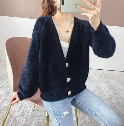 Damen Flauschige Strickjacke mit großen Knöpfen und voluminösen Ärmeln Mirla-Eva Jonsson