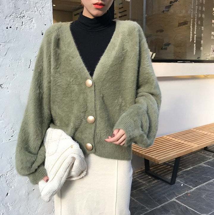 Damen Flauschige Strickjacke mit großen Knöpfen und voluminösen Ärmeln Mirla-Eva Jonsson