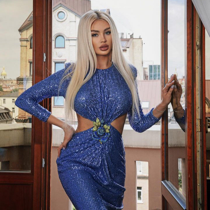 Damen Glamouröses Abendkleid mit schimmernden Pailletten und innovativen Drapierungsdetails Mirla-Eva Jonsson