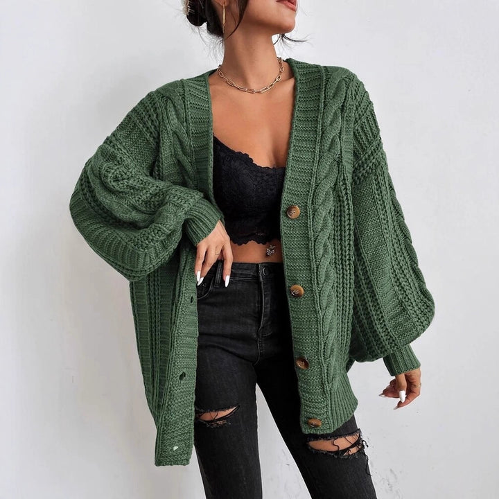 Damen Grobstrick-Cardigan mit dekorativem Zopfmuster Mirla-Eva Jonsson