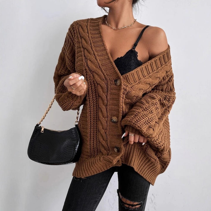 Damen Grobstrick-Cardigan mit dekorativem Zopfmuster Mirla-Eva Jonsson