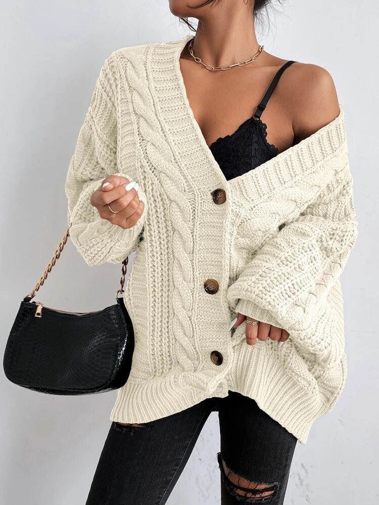 Damen Grobstrick-Cardigan mit dekorativem Zopfmuster Mirla-Eva Jonsson
