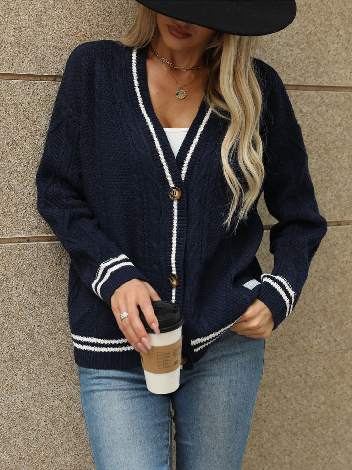 Damen Grobstrickjacke med Eleganta Stjärnapplikationer och Kontrasterande Detaljer Eva Jonsson-Eva Jonsson
