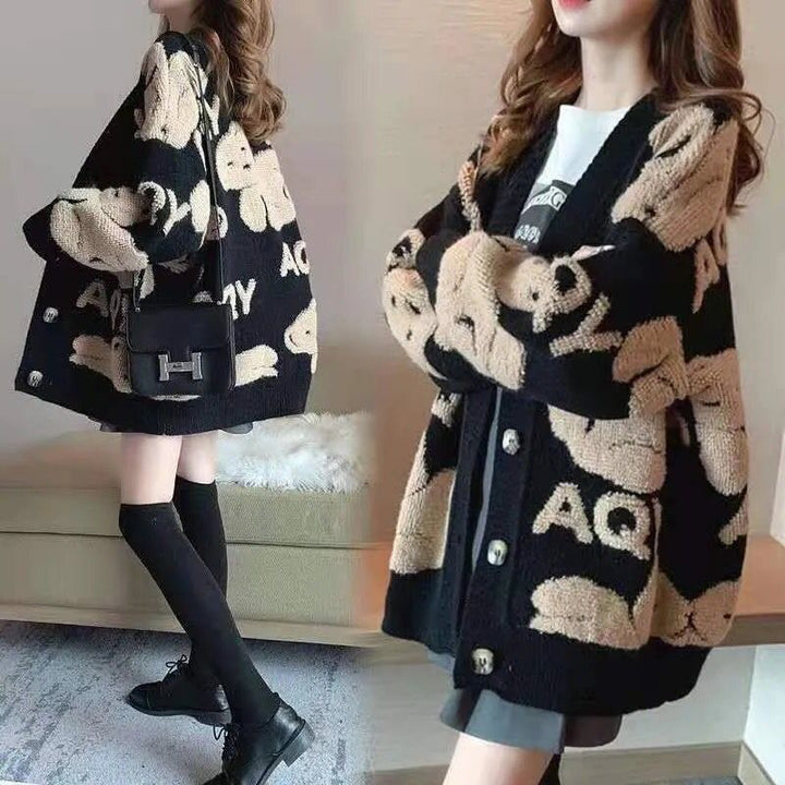 Damen Grobstrickjacke mit verspieltem Motiv und komfortablem Schnitt Mirla-Eva Jonsson