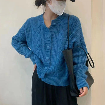 Damen Grobstrickpullover mit Knopfleiste und elegantem Zopfmuster Mirla-Eva Jonsson