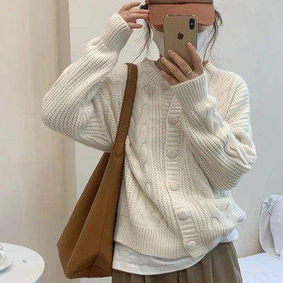 Damen Grobstrickpullover mit Knopfleiste und elegantem Zopfmuster Mirla-Eva Jonsson