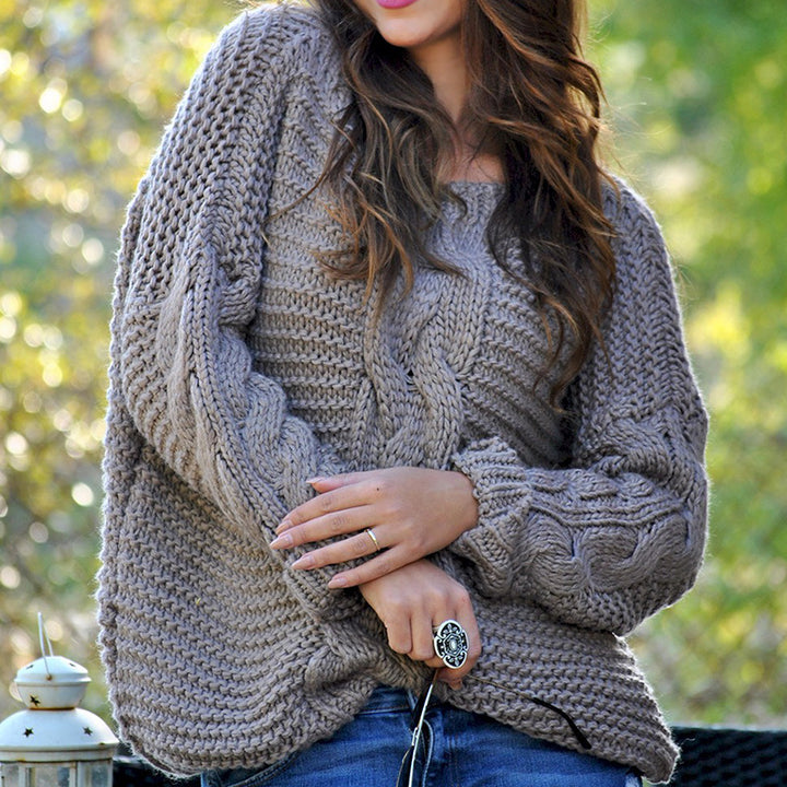 Damen Grobstrickpullover mit innovativen Zopfmustern und überschnittenen Ärmeln Mirla-Eva Jonsson