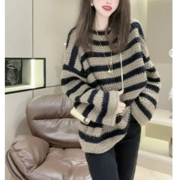 Damen Grobstrickpullover mit lässigem Streifenmuster und voluminösen Ärmeln Mirla-Eva Jonsson