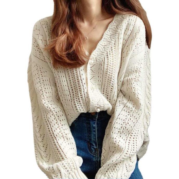 Damen Grobstrickpullover mit modischem V-Ausschnitt und Knopfdetails Mirla-Eva Jonsson