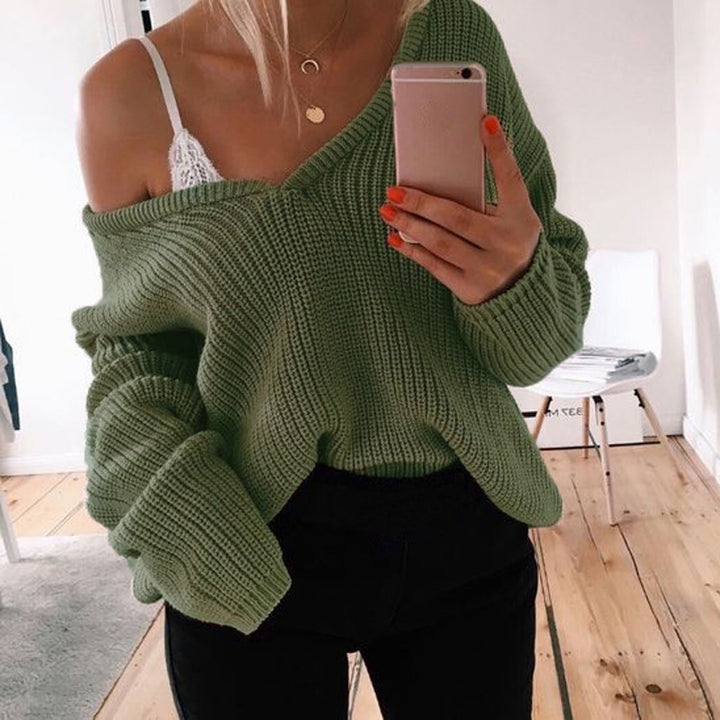 Damen Grobstrickpullover mit tiefem V-Ausschnitt und lässiger Passform Mirla-Eva Jonsson