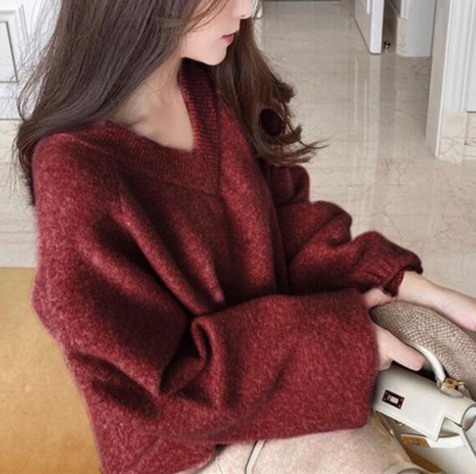 Damen Grobstrickpullover mit tiefem V-Ausschnitt und voluminösen Ärmeln Mirla-Eva Jonsson