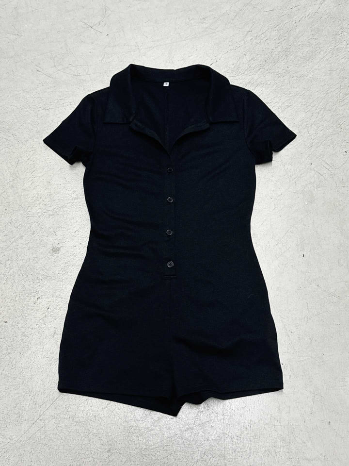 Damen Kort overall med knapliste och modern krage Mirla-Eva Jonsson