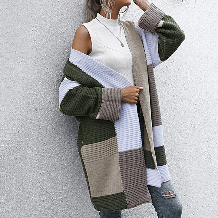 Damen Langarm Strickjacke mit modischem Blockdesign und lockerer Passform Mirla-Eva Jonsson