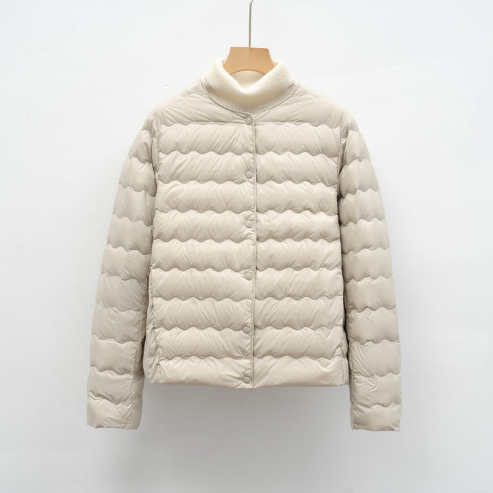 Damen Leichte gesteppte Jacke mit hochgeschlossenem Kragen und elastischen Bündchen Mirla-Eva Jonsson