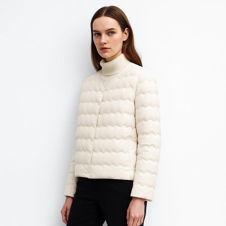 Damen Leichte gesteppte Jacke mit hochgeschlossenem Kragen und elastischen Bündchen Mirla-Eva Jonsson