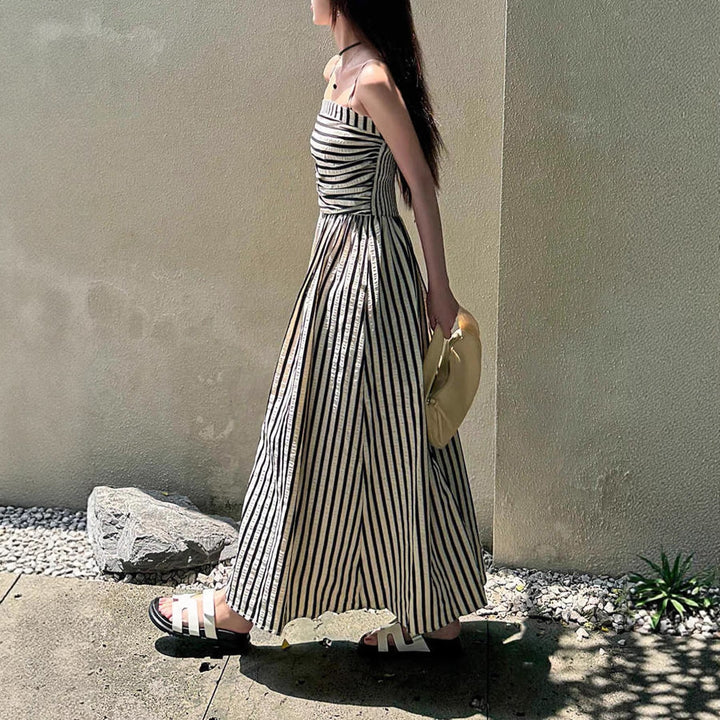 Damen Maxikleid mit schmalen Trägern und raffinierten Falten Mirla-Eva Jonsson