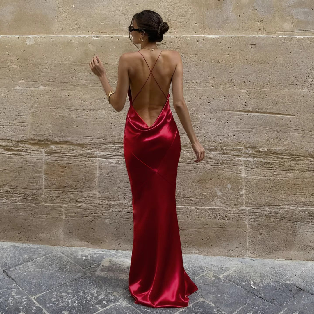 Damen Maxikleid mit tiefem V-Ausschnitt und gekreuzten Spaghettiträgern Mirla-Eva Jonsson