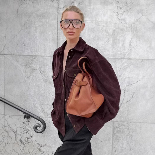 Damen Mode Suede Oversized Skjortjacka med praktiska fickor Mirla-Eva Jonsson