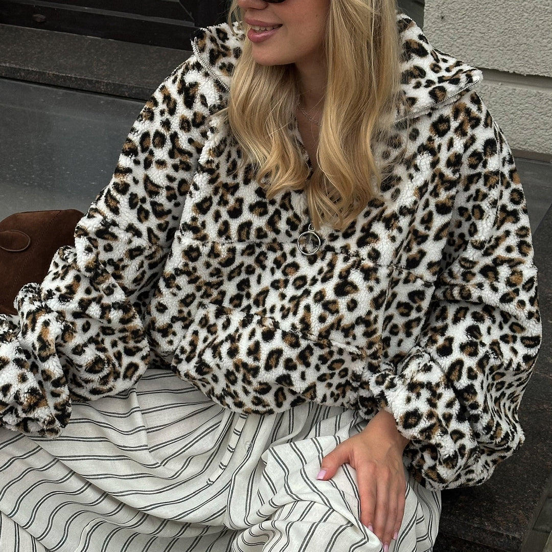Damen Mysig Hoodie i Leopardsmönster Mirla-Eva Jonsson