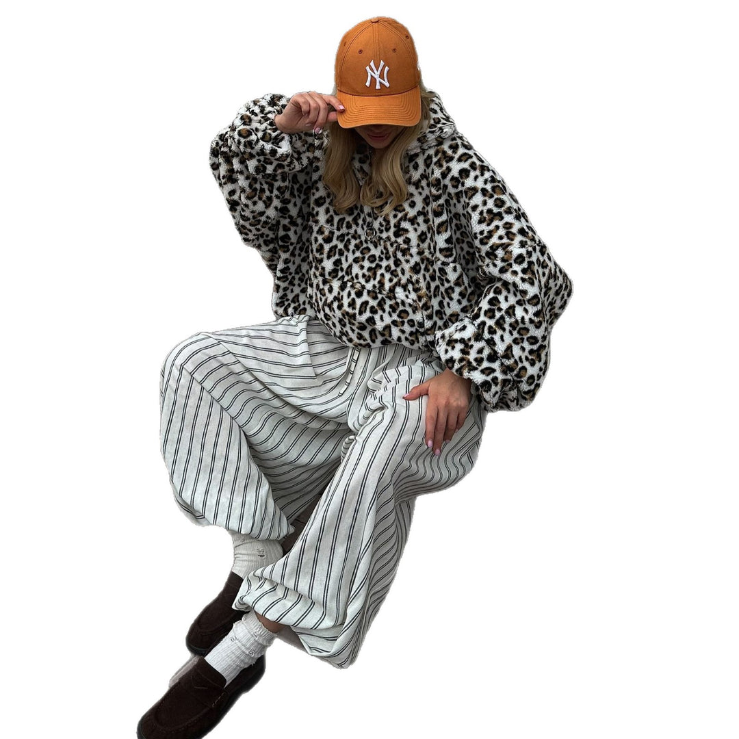 Damen Mysig Hoodie i Leopardsmönster Mirla-Eva Jonsson
