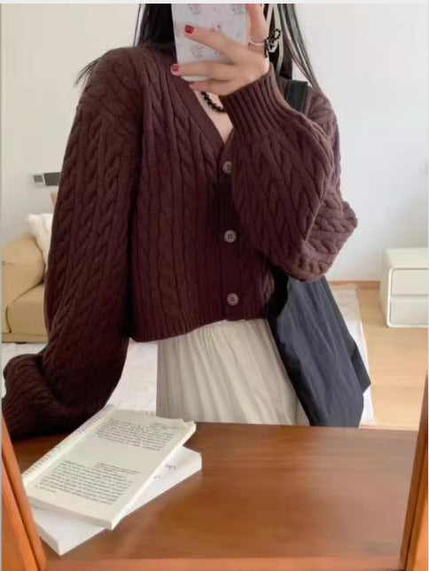 Damen Mysig Stickad Cardigan med V-Ringning och Stora Knappar Mirla-Eva Jonsson