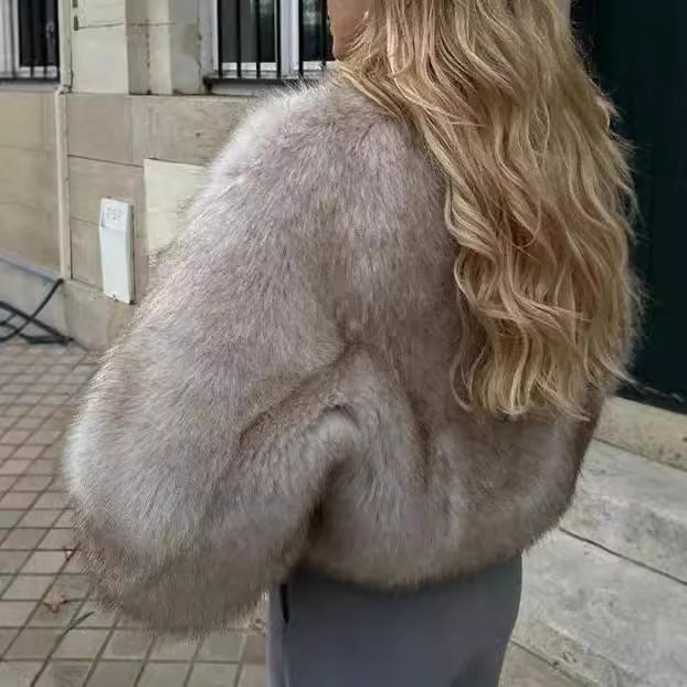 Damen Mysiga och eleganta konstpälsjacka Mirla-Eva Jonsson
