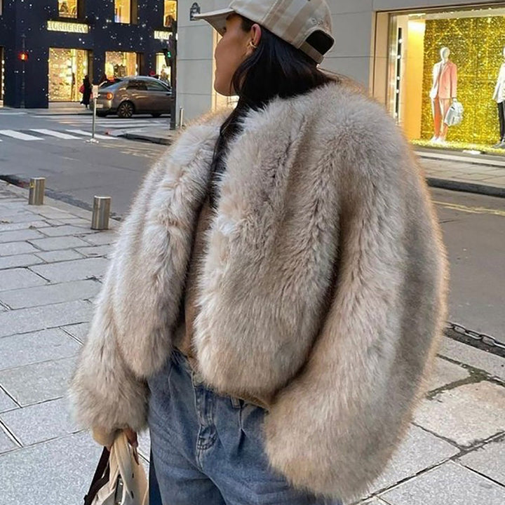 Damen Mysiga och eleganta konstpälsjacka Mirla-Eva Jonsson