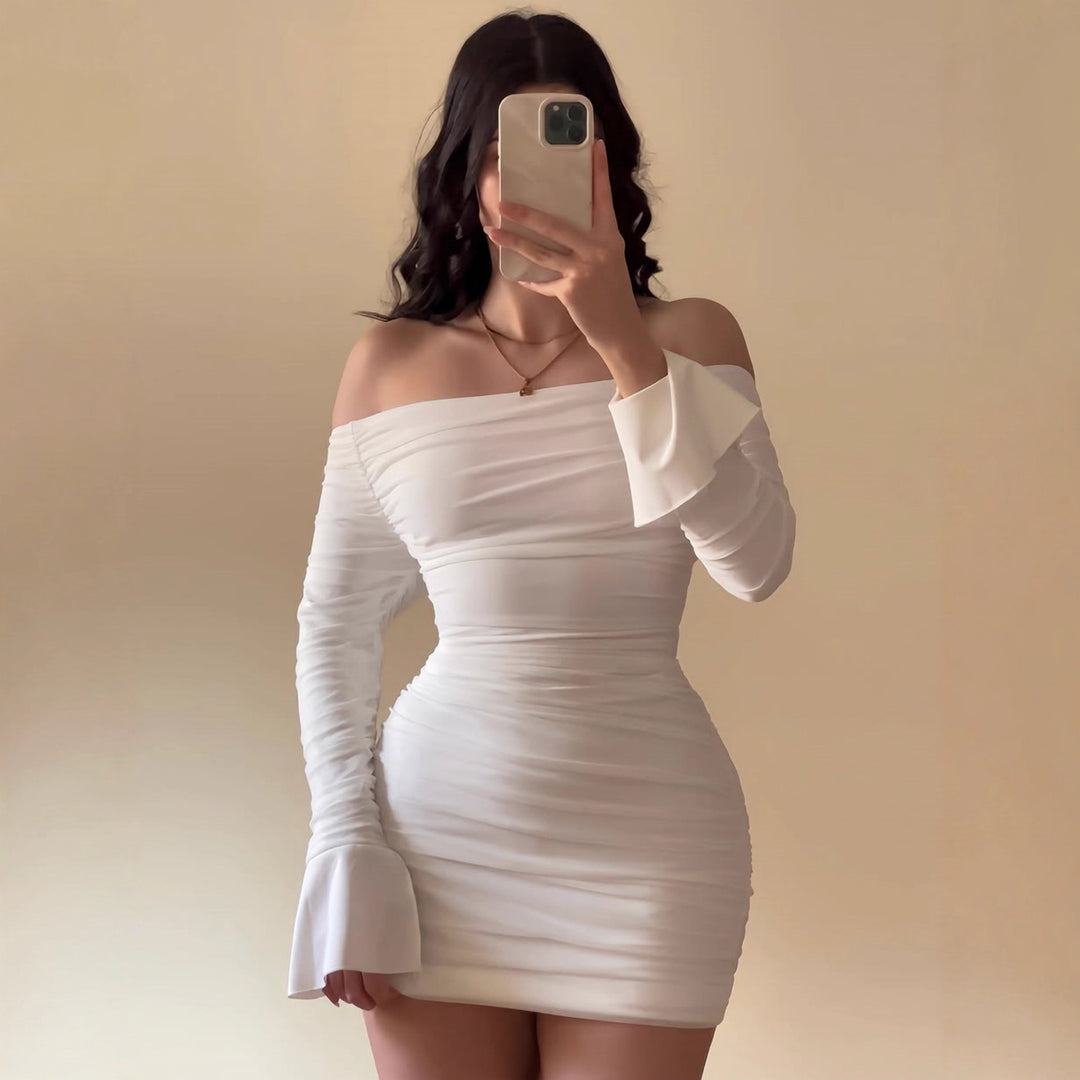 Damen Off-Shoulder Miniklänning med ruffles och figursydd design Mirla-Eva Jonsson