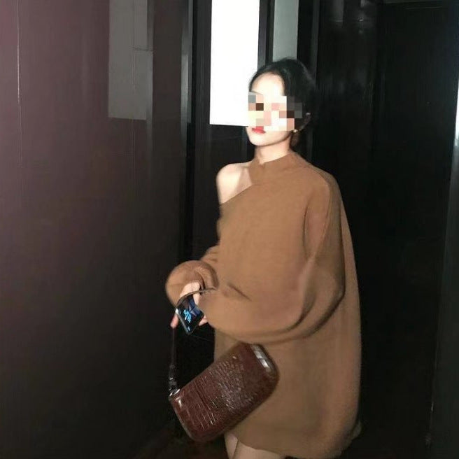 Damen Oversized Pullover mit schulterfreiem Design und hohen Kragen Mirla-Eva Jonsson