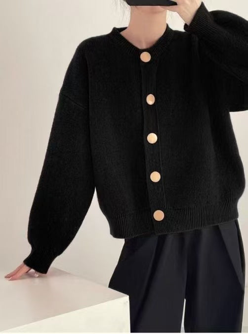 Damen Oversized Strickjacke mit großen Holzknöpfen und weitem Schnitt Eva Jonsson-Eva Jonsson