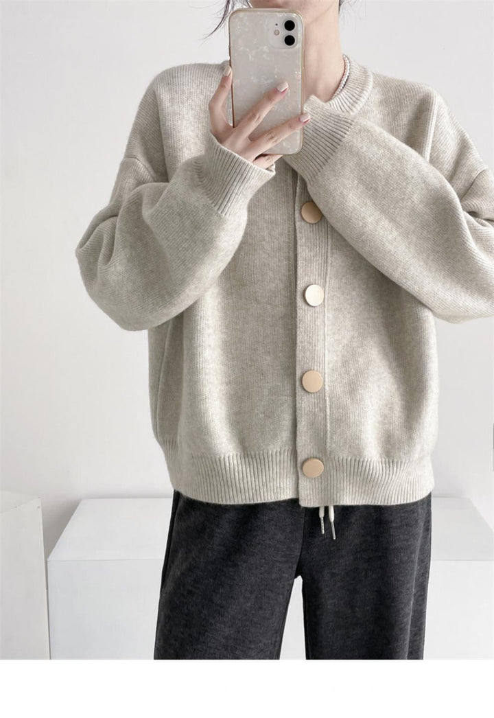 Damen Oversized Strickjacke mit großen Holzknöpfen und weitem Schnitt Eva Jonsson-Eva Jonsson